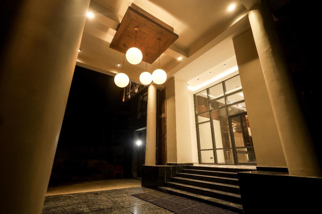 Hotel Noah Spire Агартала Экстерьер фото