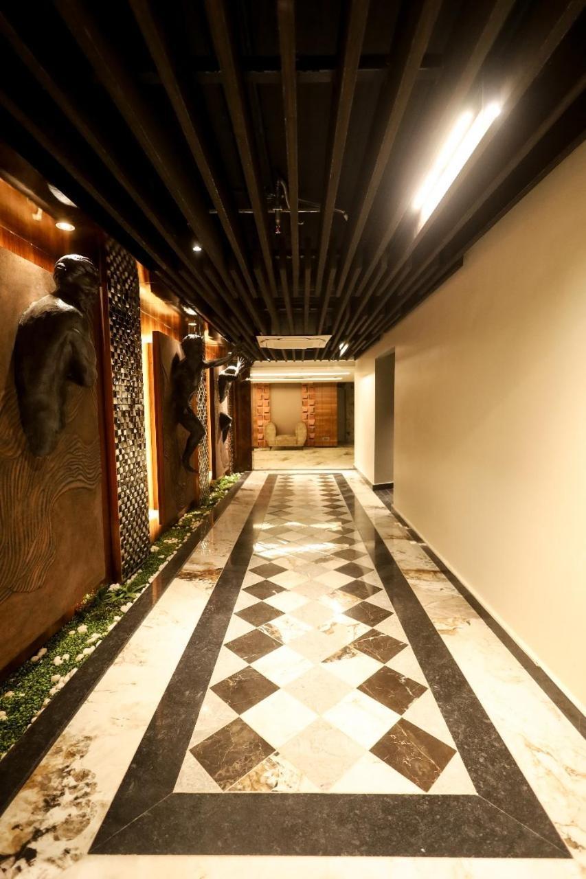 Hotel Noah Spire Агартала Экстерьер фото